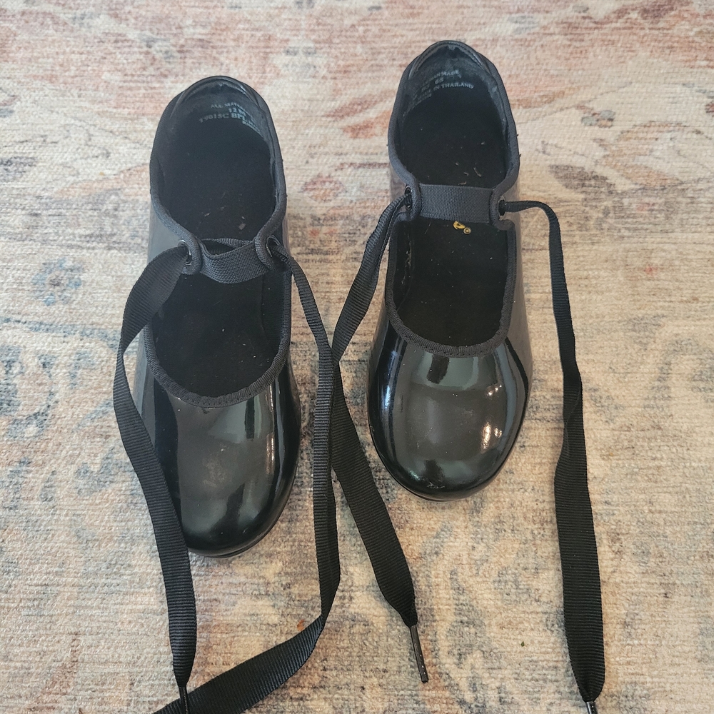 Black Tap Shoes with Ribbon